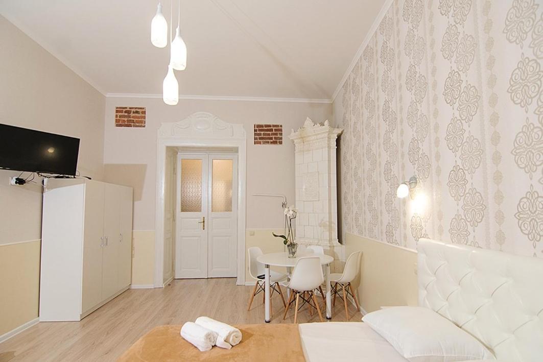 Luxury Apartment Near Rynok Square Lwów Zewnętrze zdjęcie