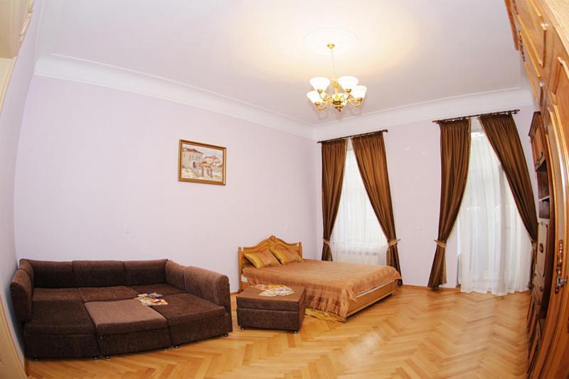 Luxury Apartment Near Rynok Square Lwów Zewnętrze zdjęcie