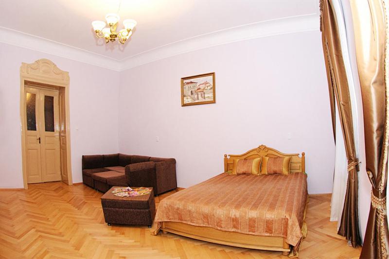 Luxury Apartment Near Rynok Square Lwów Zewnętrze zdjęcie